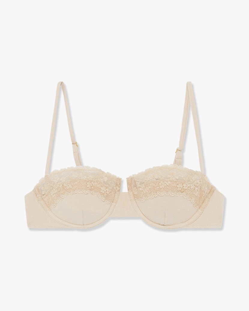Lace Balconette: Seductive Lingerie for an Effortlessly Chic Silhouette
